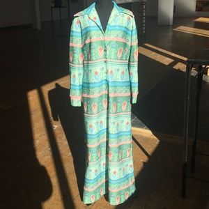 1970s Lady Carol Vintage sherbet/pastel housecoat